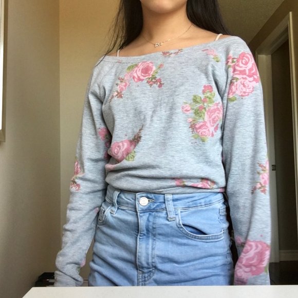 Floral long sleeves boat neck with buttoned back - Picture 2 of 4